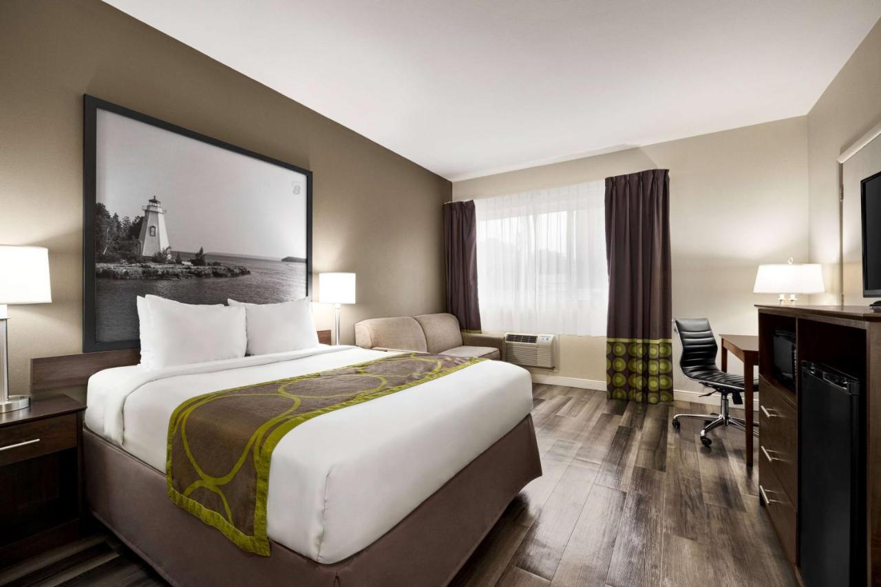 Super 8 By Wyndham Sarnia On Hotel Exterior photo