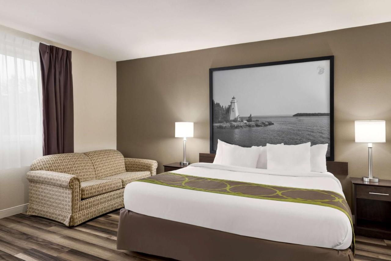Super 8 By Wyndham Sarnia On Hotel Exterior photo